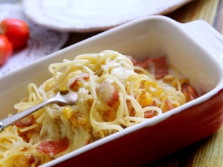 18、培根玉米粒芝士焗意大利面,有拉丝的效果