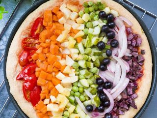 8、全麦彩虹披萨????(无糖无油,减脂增肌必备),颜值又高又健康,口味比较重的多加点调味料就行~!