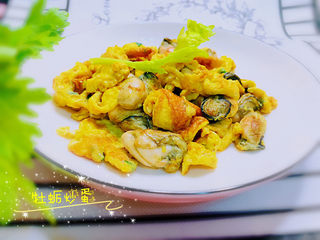 15、牡蛎炒蛋,炒的有焦香就出锅！牡蛎炒蛋！