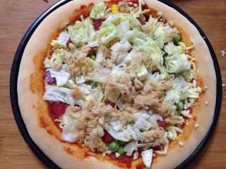 21、腊肠肉松披萨,加入剩余的一半肉松