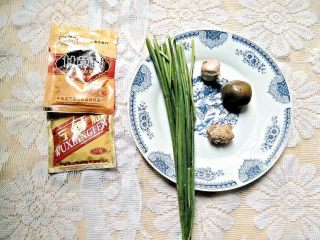 1、日式烤松板肉,准备好配料