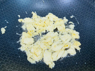 7、丝瓜炒鸡蛋,炒熟