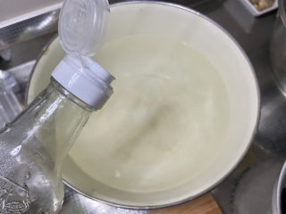 18、莲藕炒肉片➕尖椒木耳莲藕炒肉片,水中加少许白醋