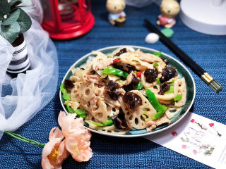 35、莲藕炒肉片➕尖椒木耳莲藕炒肉片,成品