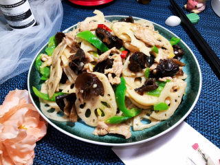 36、莲藕炒肉片➕尖椒木耳莲藕炒肉片,成品