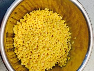 1、原味绿豆冰糕,脱皮绿豆洗干净，泡24小时左右