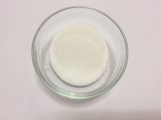 8、凤梨馅（菠萝馅）,准备细砂糖，最好用老冰糖（家里的冰糖正好用完了，犯懒没去买哈）