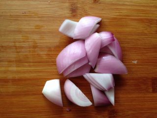 5、四色木瓜虾仁,洋葱切象眼块