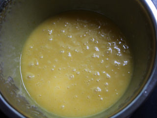 4、花式桃酥,用低速档，打两分钟就停。