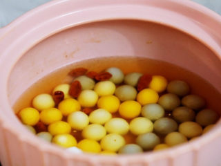 4、水果汤圆,加入汤圆