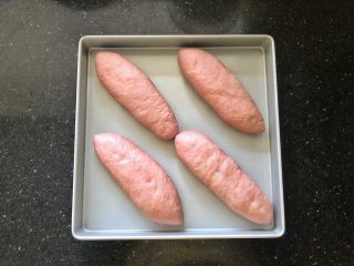 11、黑芝麻奶油紫薯包,发酵至两倍大。