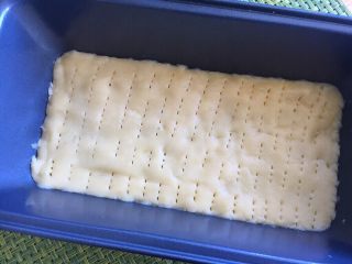 11、日式南瓜挞,用叉子叉上小洞