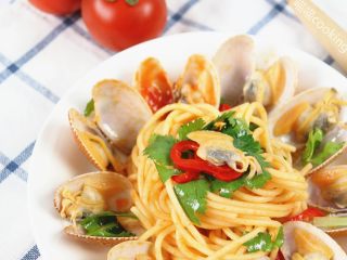 15、海鲜鲜意粉,简单美味的海鲜意粉就做好了。