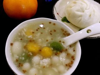 12、桂花酒酿圆子,早上来一碗这样的桂花酒酿圆子也不错哦，简单又营养