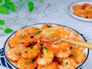 15、爆炒基围虾,补钙最佳之选,我要开动喽。