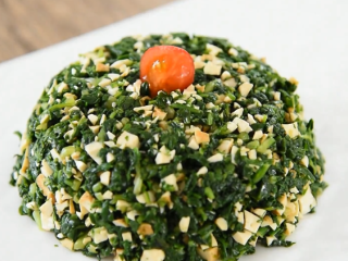 10、清明时节必须品尝的一道美食——马兰头香干,圣女果点缀即可