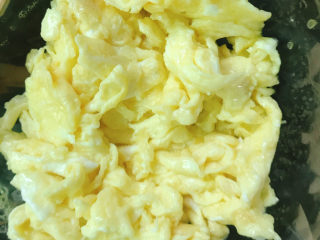 11、菠萝饭,但也凝固后盛出备用。