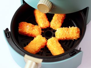 15、炸鲜奶,出锅咯~趁热吃,外酥里嫩巨好吃。