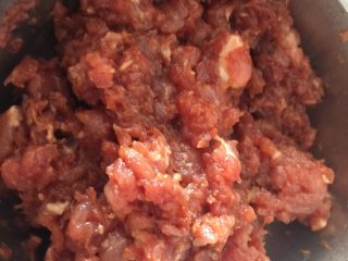 2、芝士肉酱焗意粉,搅拌均匀，腌制39分钟