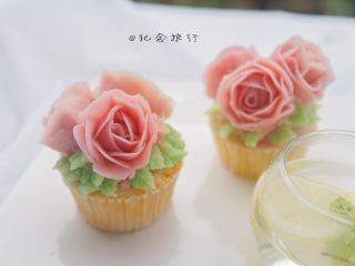 14、这可能是你吃过最好吃的海绵蛋糕,完成