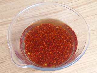 1、自制红豆沙,红豆洗干净泡水一晚