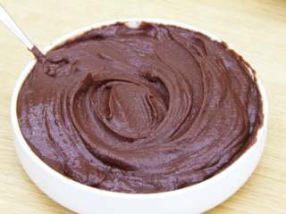 8、自制红豆沙,搅拌~