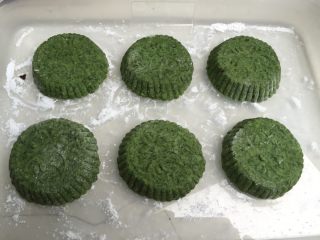 10、地方菜 清明果,清明果就做好了，现蒸冷冻保存都可以