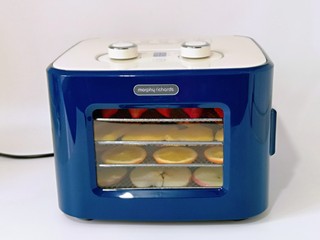 12、自制零添加水果干,关上果干机的门就不用管啦!