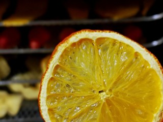 14、自制零添加水果干,烘了3小时的橙子好漂亮啦!