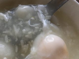 7、米酒鸡蛋小圆子#健康美颜餐#,淀粉不宜太多，不然就像浆糊一样了