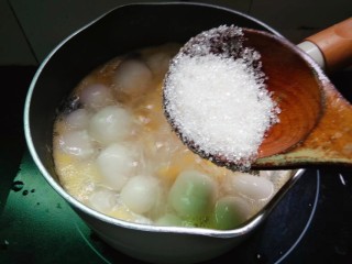 12、水果汤圆,加少许的白糖