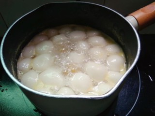 14、水果汤圆,微微煮开了即可