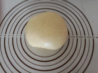 8、淡奶油吐司面包,8.面团静置十分钟左右