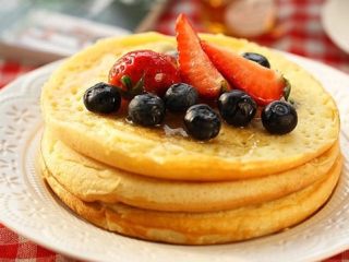 10、诱人的美式早餐-----蓝莓松饼,美味的早餐就完成了， 当然用作下午茶也不错。