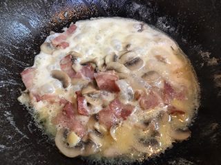 11、奶油培根意大利面,熬至汤汁变浓稠