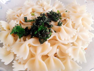 14、一碗面条～泰式鲜虾拌面,倒入调好的料汁