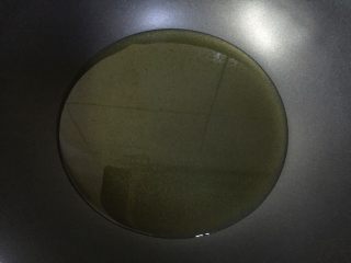 12、南瓜坚果馅饼,热锅倒油烧至八成热。