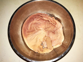 12、青椒炒猪肚,再把猪肚翻过来