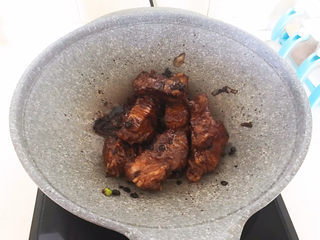 25、香菇蒸排骨,翻炒均匀