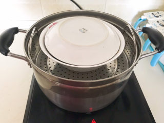 31、香菇蒸排骨,放入蒸锅