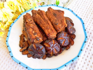 35、香菇蒸排骨,蒸制菜品可以有效的保证食材的营养不被破坏和流失，香菇蒸排骨味道鲜美，风味独特，非常美味~