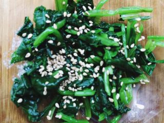 4、馒头版班尼迪克蛋brunch（附水波蛋做法）,加芝麻，拌匀备用