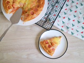 19、培根火腿鲜虾披萨,190度烤20-25分钟左右