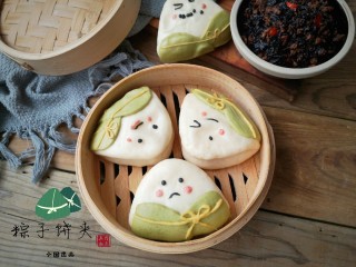 20、粽子饼夹&肉末梅干菜,可爱的粽子饼夹出锅啦。