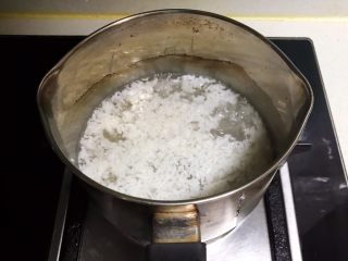 6、醪糟樱桃小圆子,烧开后煮3分钟