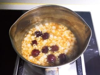 12、醪糟樱桃小圆子,烧开即可