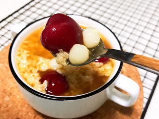 15、醪糟樱桃小圆子,这道醪糟樱桃小圆子食材搭配的非常完美，做出来的成品令人馋涎欲滴~