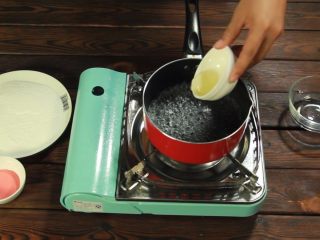 2、斑斓中秋| 独家创意冰皮儿紫薯月饼,加入10g的植物油