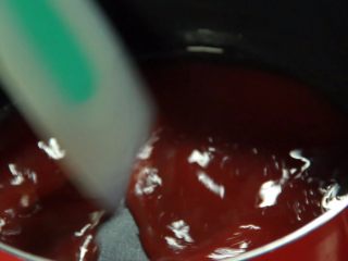 4、斑斓中秋| 独家创意冰皮儿紫薯月饼,开小火搅拌均匀