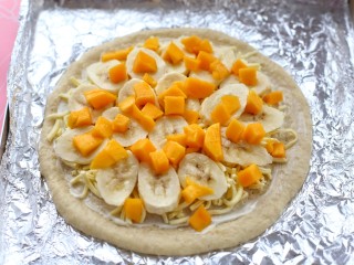 9、香蕉芒果披萨——九寸,然后放上香蕉和芒果